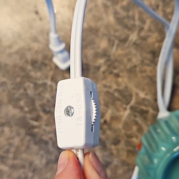 Scentsy Venetian Green Retired Warmer - Picture 4 of 4